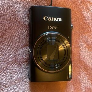 Canon IXY 650